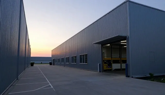 网站安全维护中的服务器托管实践与建议